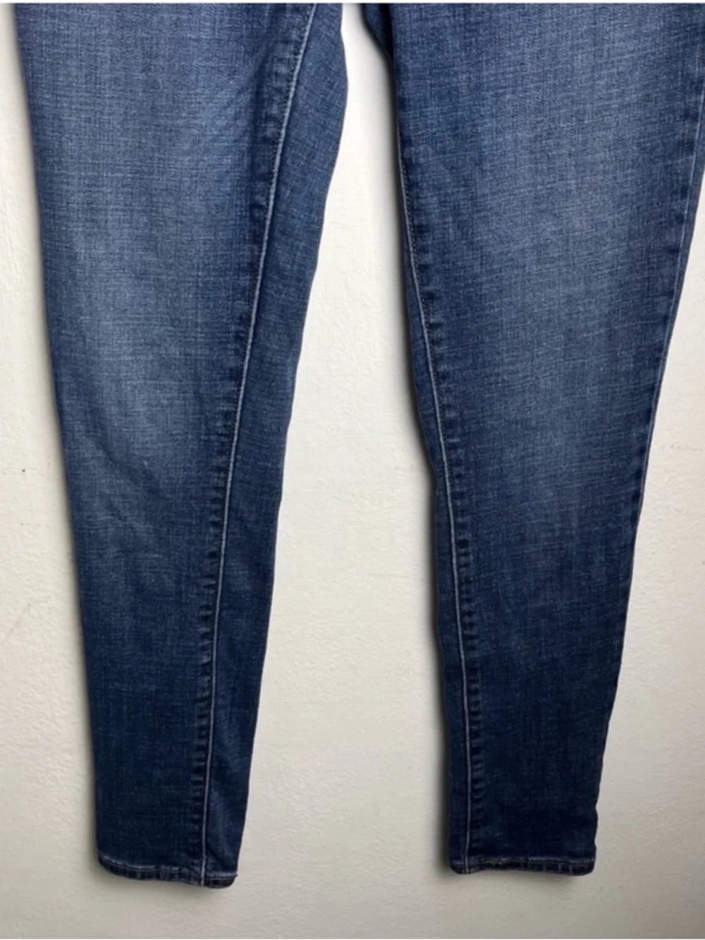 LEVI’S 711 Skinny Jeans